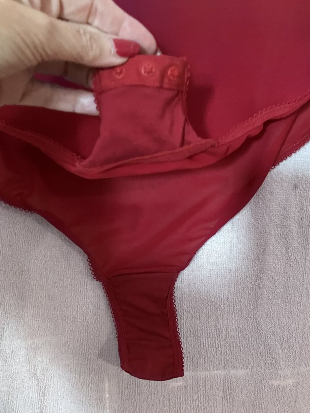 Torrid Size 1 (14-16) Red Lace V-Neck Open Back Bodysuit with Short Sleeves NWT - Picture 9 of 11